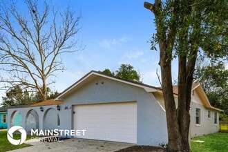 8210 Old English Dr in Jacksonville, FL - Building Photo - Building Photo