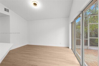1525 Seabay Rd in Weston, FL - Building Photo - Building Photo