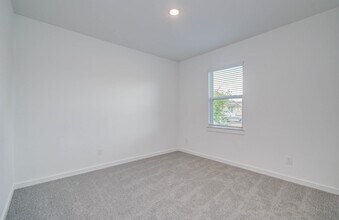 8410 Tranquil Bay Ct in Beach City, TX - Foto de edificio - Building Photo