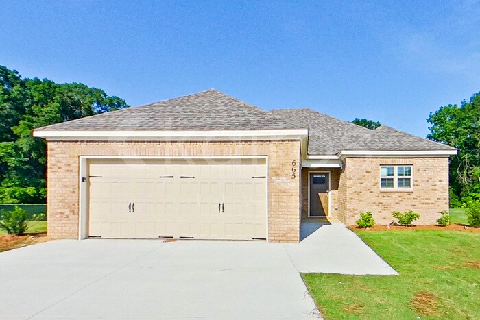 665 June St in Prattville, AL - Building Photo