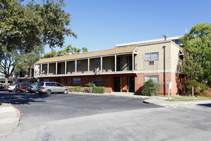 Spanish Oaks Apartments