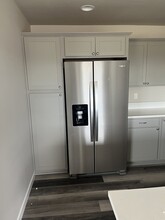 610 Mead Ave in Everson, WA - Foto de edificio - Building Photo