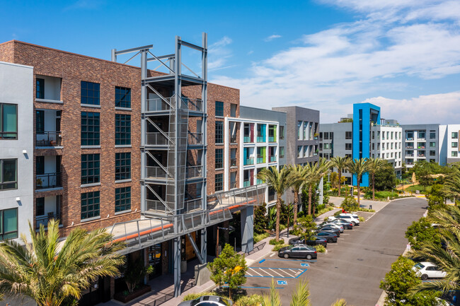 Broadstone Archive in Santa Ana, CA - Foto de edificio - Building Photo