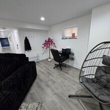 7446 S Luella Ave, Unit Bsm in Chicago, IL - Building Photo - Building Photo