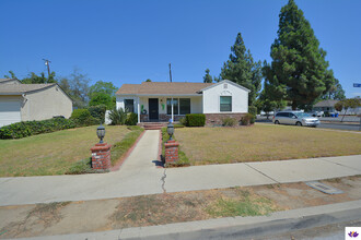 16901 Hart St in Van Nuys, CA - Building Photo - Building Photo