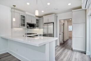 808 Santa Barbara Pl in San Diego, CA - Building Photo