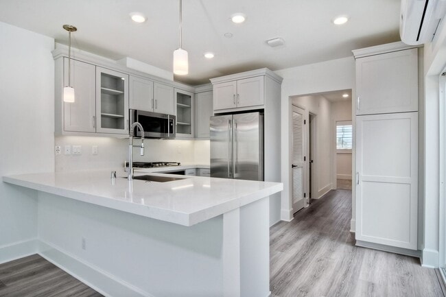 property at 808 Santa Barbara Pl