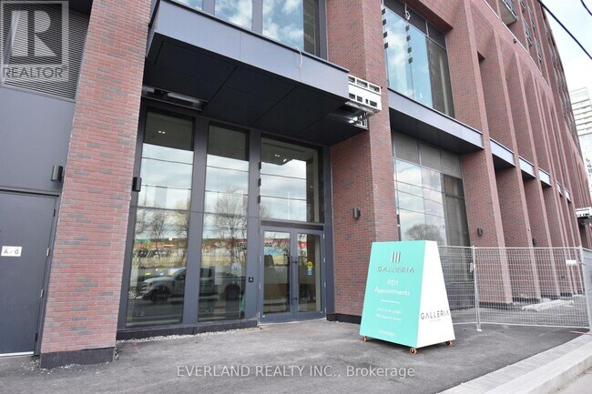 1185 Dupont St in Toronto, ON - Building Photo - Building Photo