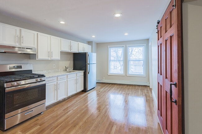 97 Bridge St, Unit #2 in Salem, MA - Building Photo - Building Photo