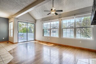 8327 S Upham Way in Littleton, CO - Building Photo - Building Photo