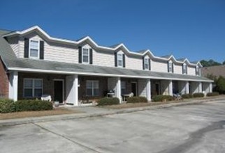 Myrtle Grove Village in Wilmington, NC - Building Photo - Building Photo