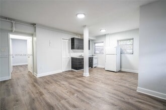 8300 Abbott Ave in Miami Beach, FL - Building Photo - Building Photo