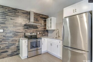1523 Chapel Hill Rd, Unit B in Durham, NC - Foto de edificio - Building Photo