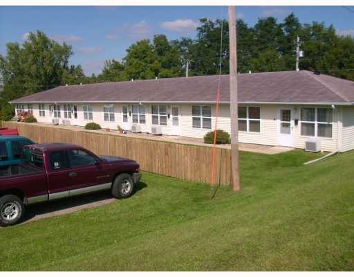 Crown Point Apartments in Tama, IA - Foto de edificio