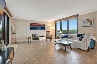 5420 N Ocean Dr in West Palm Beach, FL - Building Photo - Building Photo