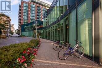 525 Wilson Ave in Toronto, ON - Building Photo - Building Photo