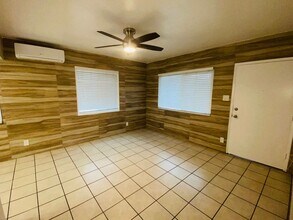 1187 E Washington Ave in El Cajon, CA - Building Photo - Building Photo