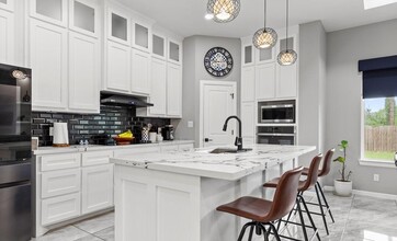 9388 N Queen Palm in Los Fresnos, TX - Building Photo - Building Photo