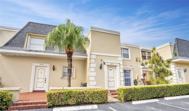 2421 NE 10th St in Hallandale Beach, FL - Building Photo - Building Photo