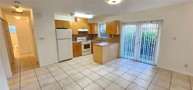 2311 Coolidge St, Unit B in Hollywood, FL - Foto de edificio - Building Photo
