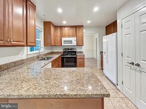 5704 Captain Jones Ct in Fairfax Station, VA - Building Photo - Building Photo