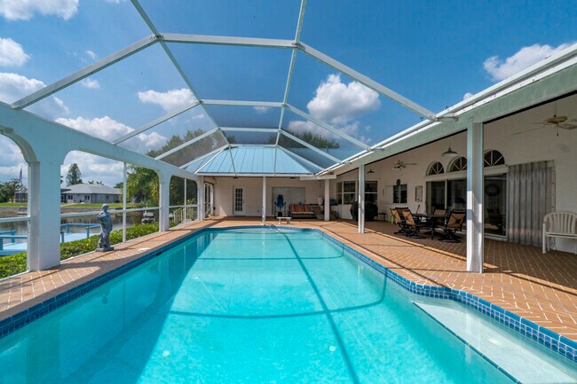 12879 SW Kings Row in Lake Suzy, FL - Building Photo - Building Photo