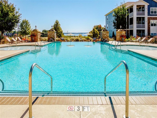 The Grandview at Lake Murray in Columbia, SC - Building Photo - Building Photo