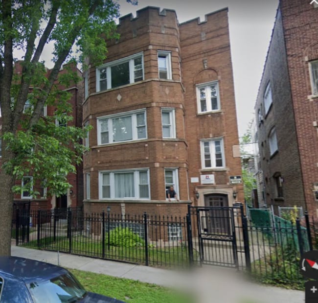 7729 S Essex Ave in Chicago, IL - Foto de edificio - Building Photo