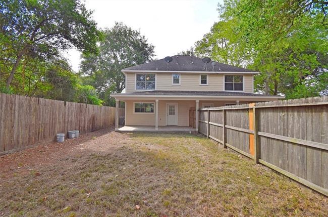 504 Texas St, Unit Unit B in Tomball, TX - Foto de edificio - Building Photo