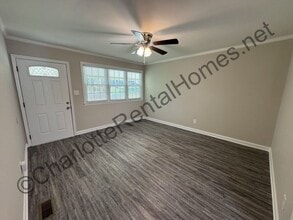 207 E Texas Ave in Bessemer City, NC - Building Photo - Building Photo