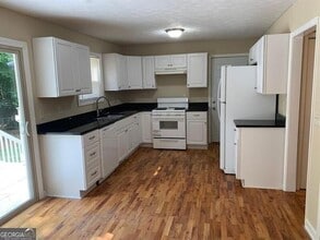 768 Emerald Forest Cir SW in Lawrenceville, GA - Foto de edificio - Building Photo