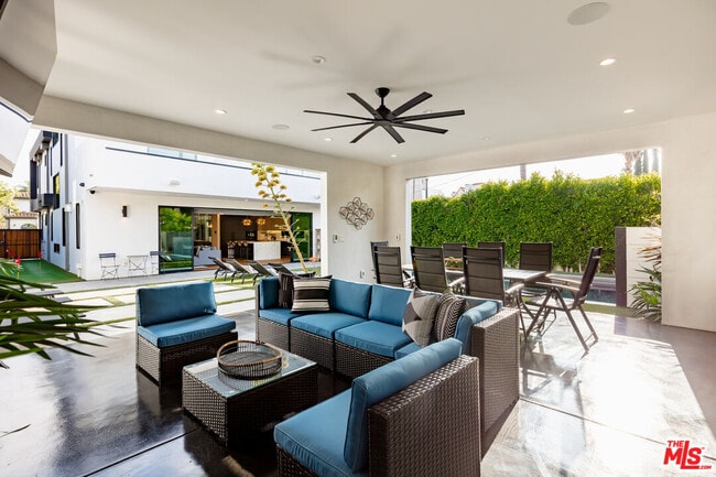 6201 Lindenhurst Ave in Los Angeles, CA - Building Photo - Building Photo