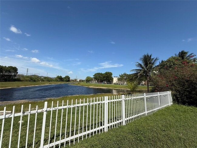 4041 SW 148th Pl in Miami, FL - Building Photo - Building Photo
