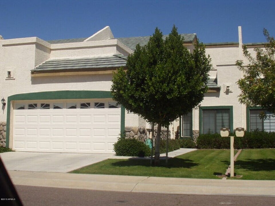 7461 W Matilda Ln in Glendale, AZ - Building Photo