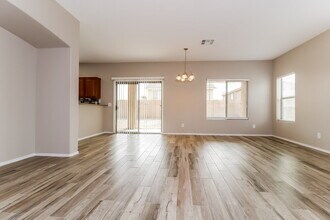 23781 W La Vista Dr in Buckeye, AZ - Foto de edificio - Building Photo