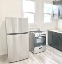 158 E 35th St, Unit 158#5 in Los Angeles, CA - Foto de edificio - Building Photo