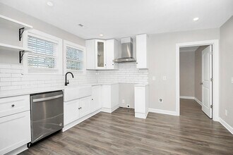 4044 Dinglewood Ave in Charlotte, NC - Building Photo - Building Photo