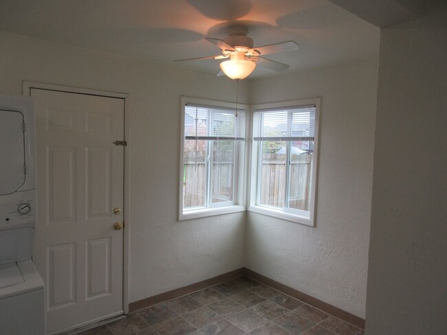 2804 Claxter Rd NE in Salem, OR - Foto de edificio - Building Photo