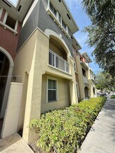 10805 NW 89th Terrace in Doral, FL - Building Photo - Building Photo