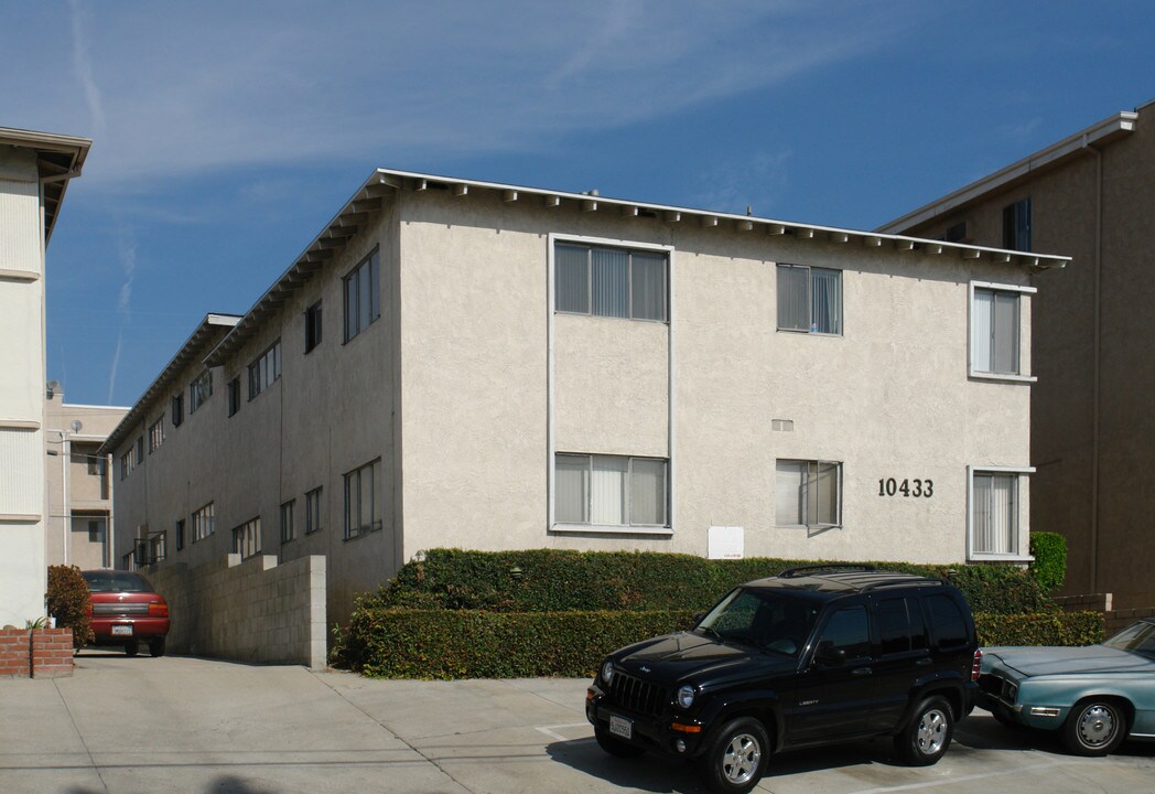 10433 Irene St in Los Angeles, CA - Foto de edificio