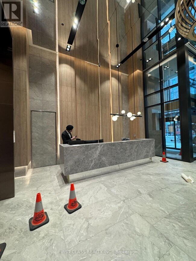 252-252 Church St in Toronto, ON - Building Photo - Building Photo