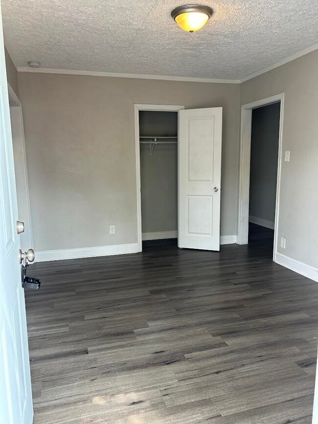 property at 1709 W 4th St