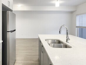 679 SouthPoint Heath SW in Airdrie, AB - Building Photo - Building Photo