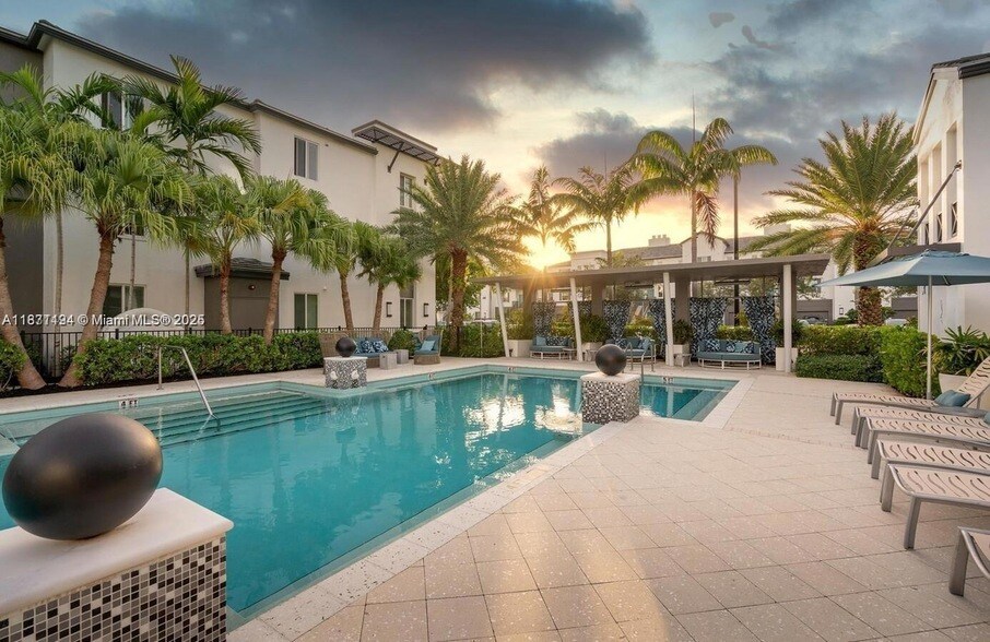 320 Franklin Club Dr, Unit Pompano in Delray Beach, FL - Building Photo