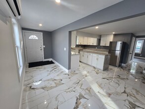 68 High St in Waterville, ME - Building Photo - Building Photo