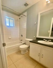 2184 NE 167th St in North Miami Beach, FL - Building Photo - Building Photo