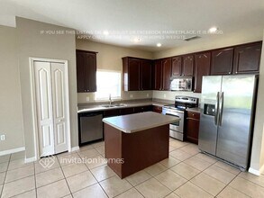 105 Islamorada Way in Sanford, FL - Foto de edificio - Building Photo