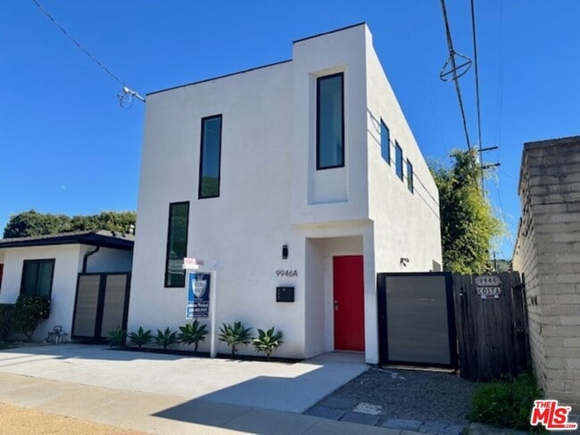 9946 Farragut Dr in Culver City, CA - Building Photo - Building Photo