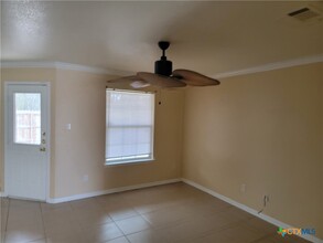 104 Kings Ct in Killeen, TX - Foto de edificio - Building Photo