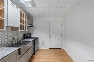 4914 W Seneca Turnpike in Syracuse, NY - Building Photo - Building Photo